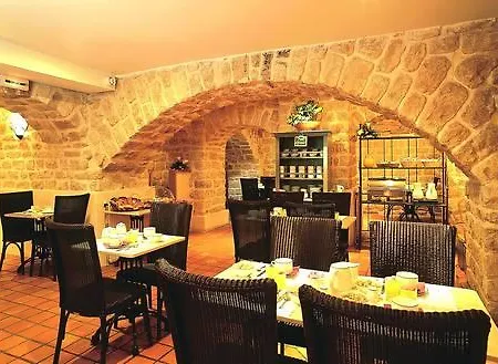 Berne Opera Hotell 3*