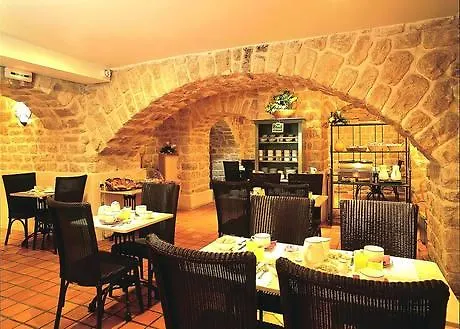 Berne Opera Hotel 3*